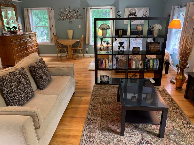 Close to UNC, Beautiful Upstairs Studio Apartment