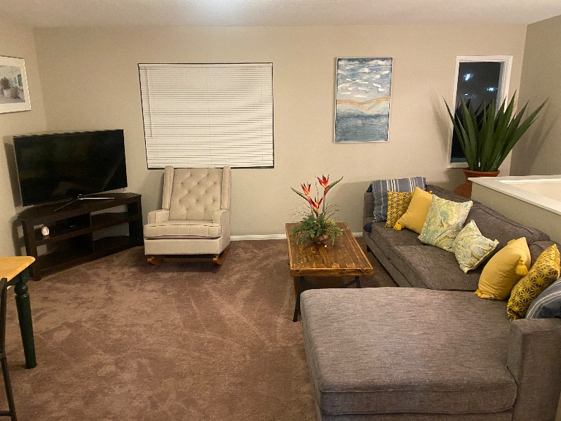 Spacious Upstairs 1 bedroom apt with kitchenette, separate entrance, and dedicated parking spot