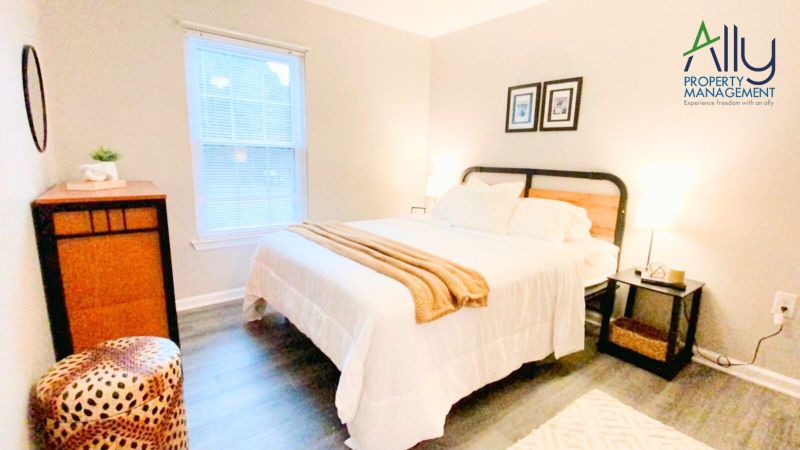 All inclusive, newly renovated, bedrooms with common space AND a fitness room, all in a safe gated community. Room A