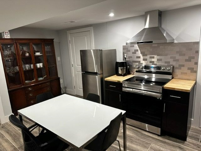 Modern renovated basement apartment in single family house - Photo 3
