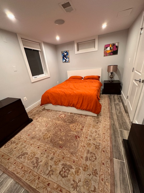Modern renovated basement apartment in single family house - Photo 4