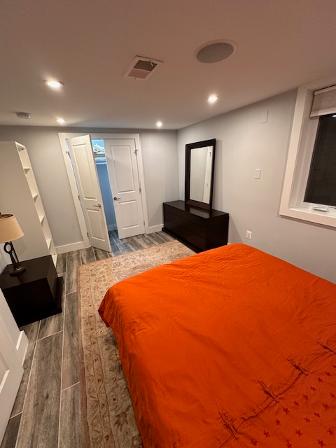 Modern renovated basement apartment in single family house - Photo 5