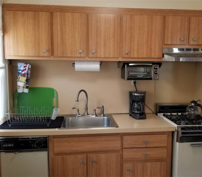 Beach Town Home - Close to all amenities Main - Photo 6