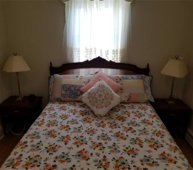 Beach Town Home - Close to all amenities Main - Photo 3
