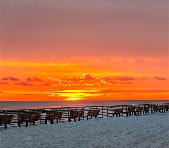 Beach Town Home - Close to all amenities Main - Photo 8