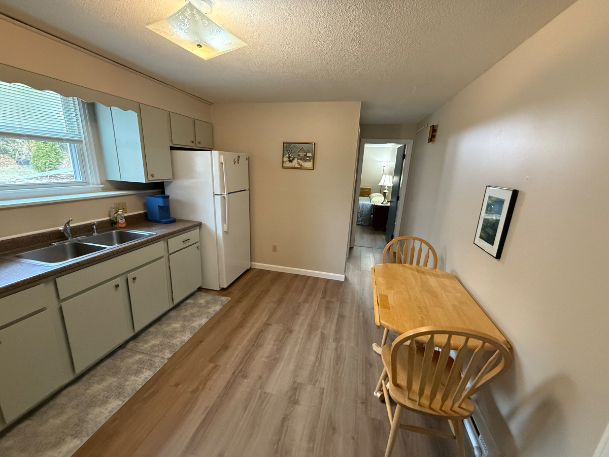 1 bedroom apartment near Burlington bike path - Photo 11