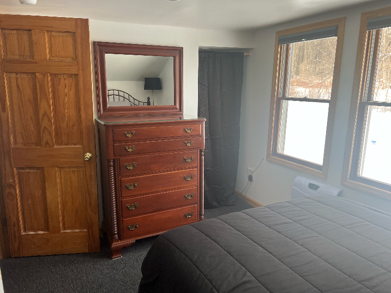 Secluded Lake George Cottage - Photo 9