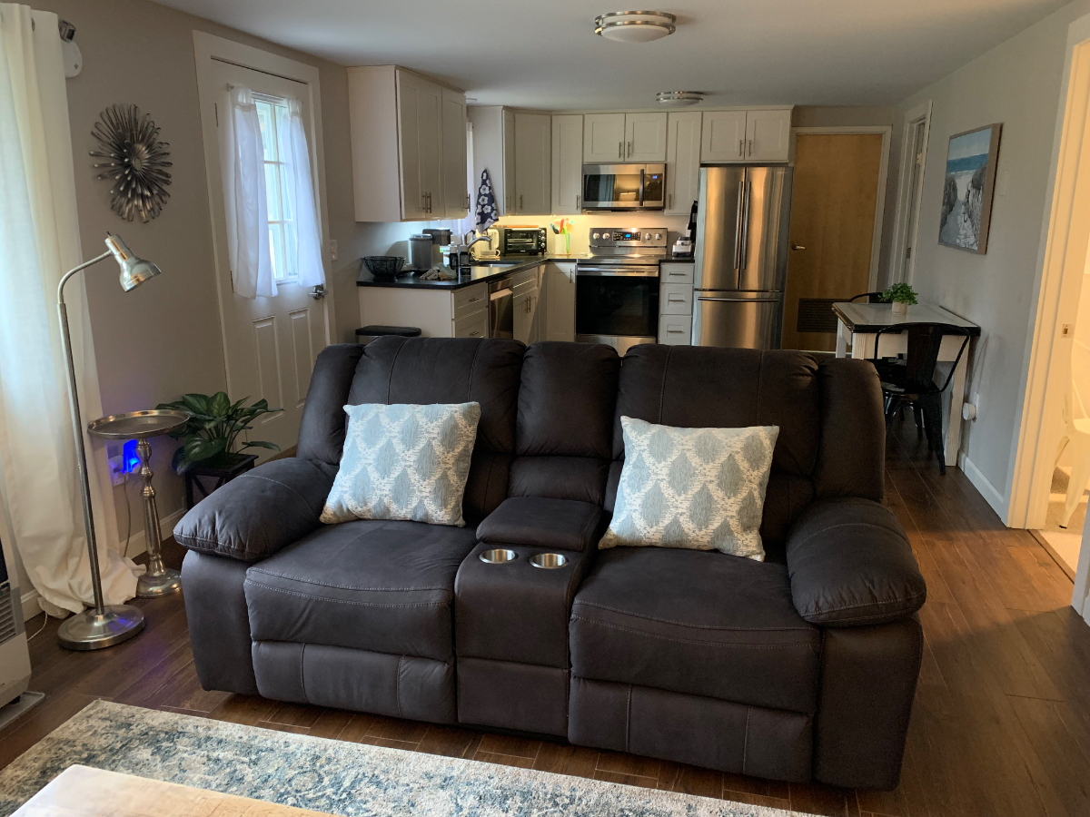 Two bedroom apartment minutes from Burlington - Photo 8