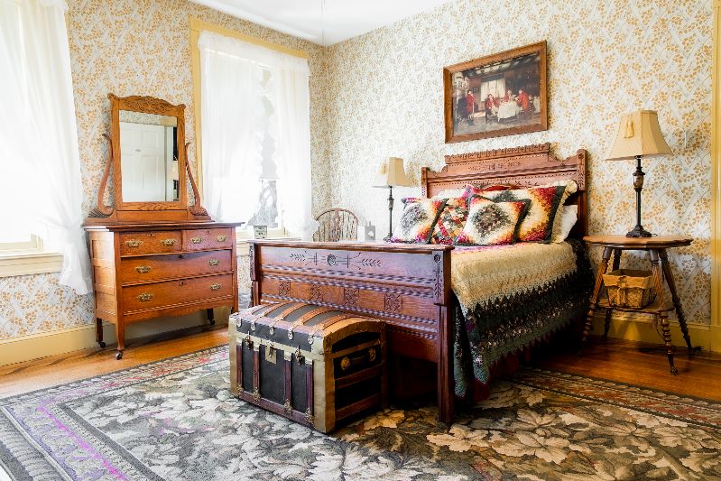 Double Room, Private Bath - Edward's Sunrise