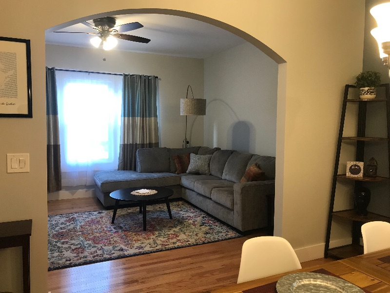 Spacious 2BR Upper Flat - Photo 1