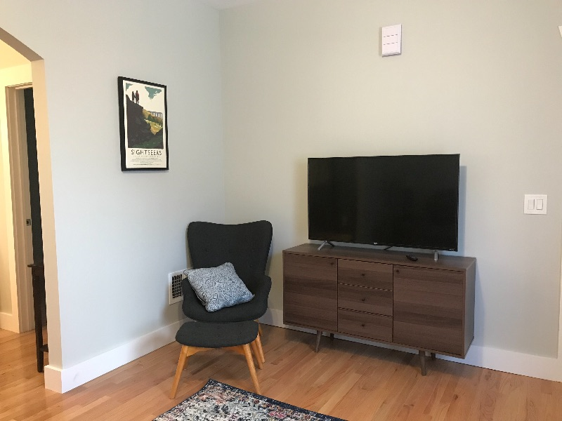 Spacious 2BR Upper Flat - Photo 5