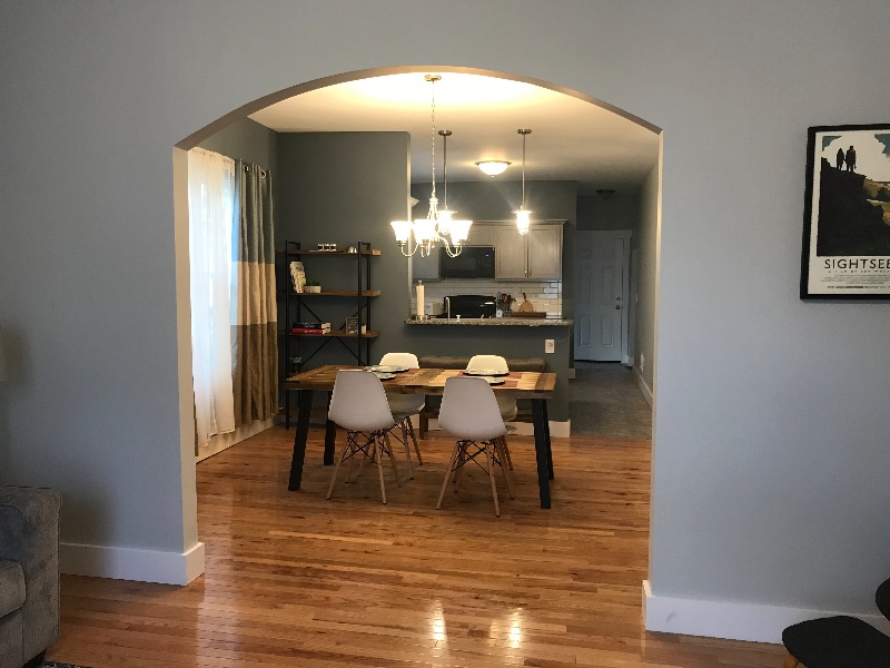 Spacious 2BR Upper Flat - Photo 2