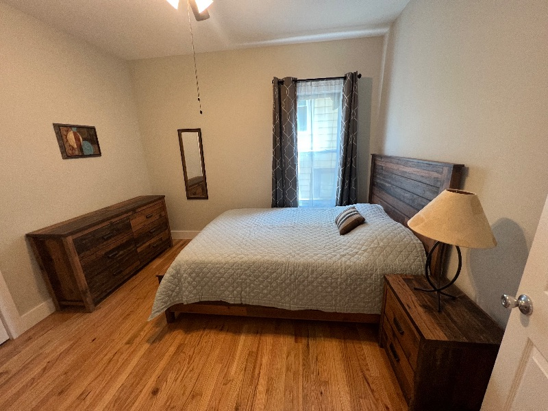 Spacious 2BR Upper Flat - Photo 3