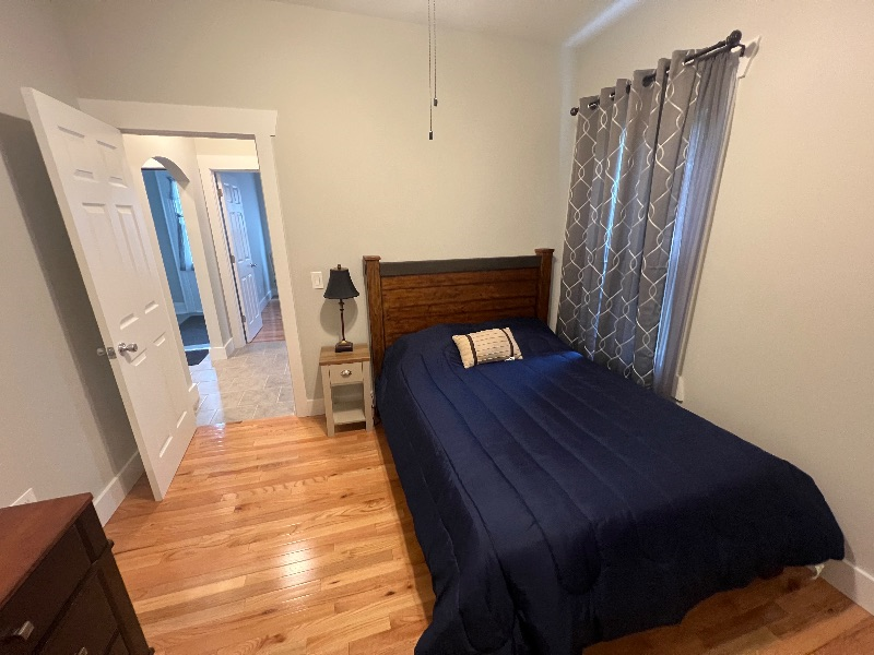Spacious 2BR Upper Flat - Photo 10