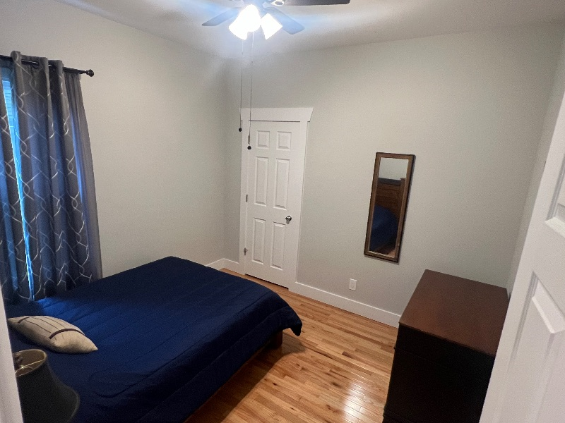 Spacious 2BR Upper Flat - Photo 11