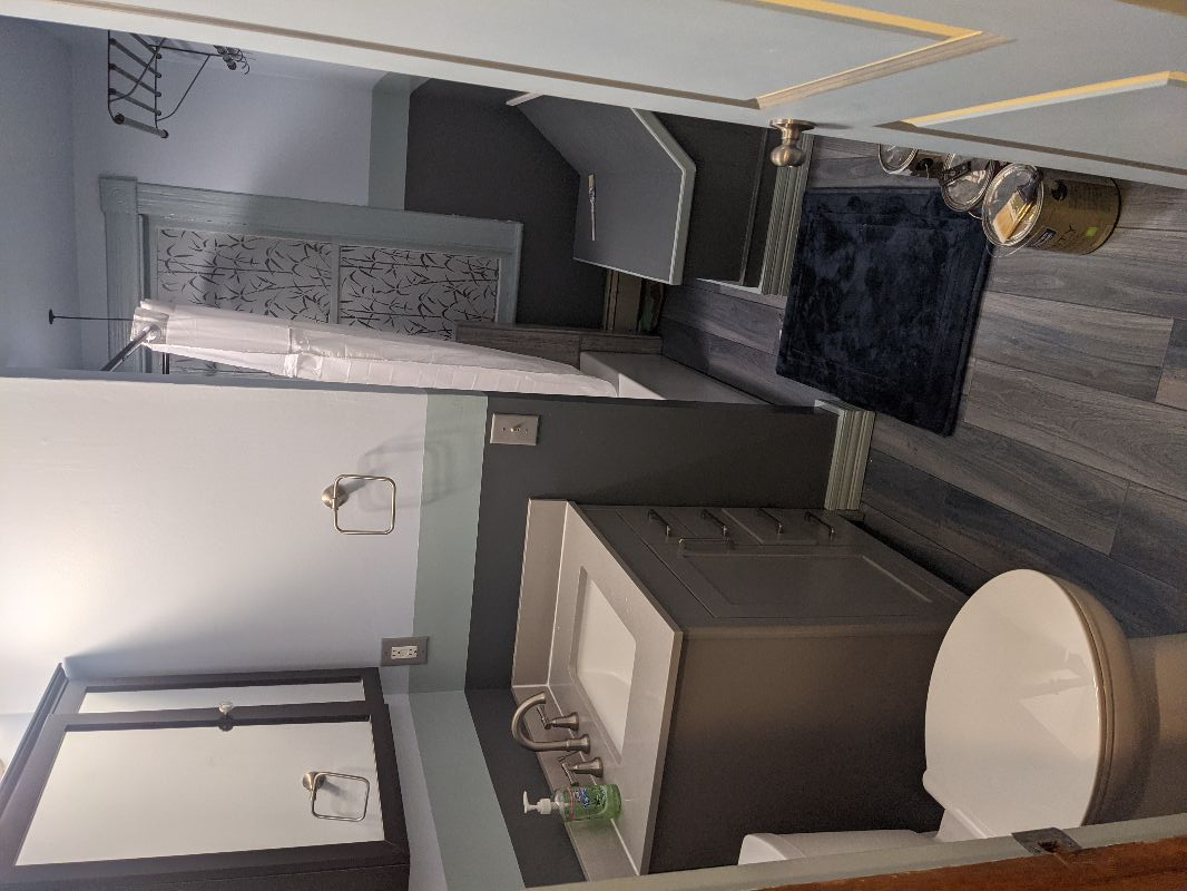 Huge 2 bedroom or 1 bedroom with office apartment, close to downtown - Photo 8