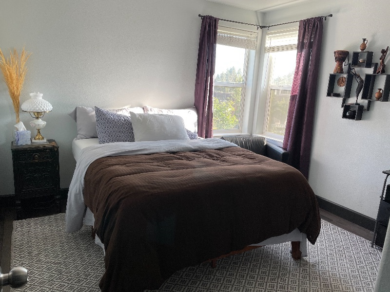 Furnished Room in Beautiful SE Neighborhood - Photo 1