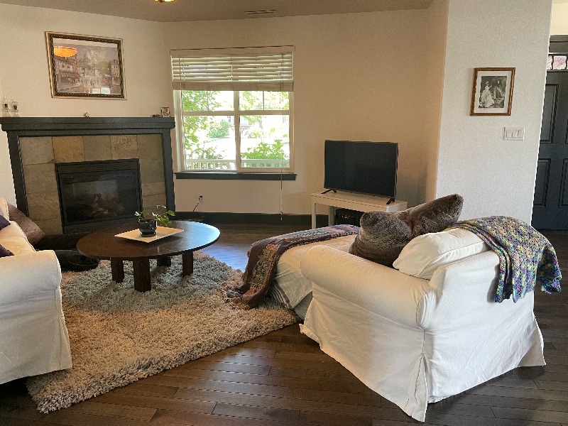 Furnished Room in Beautiful SE Neighborhood - Photo 4