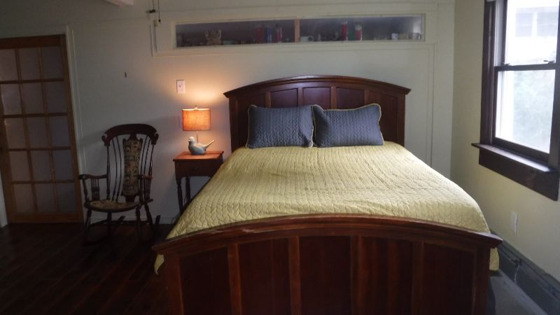 Private room with private bath - Photo 5