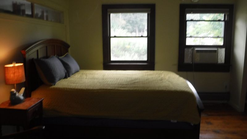 Private room with private bath - Photo 10