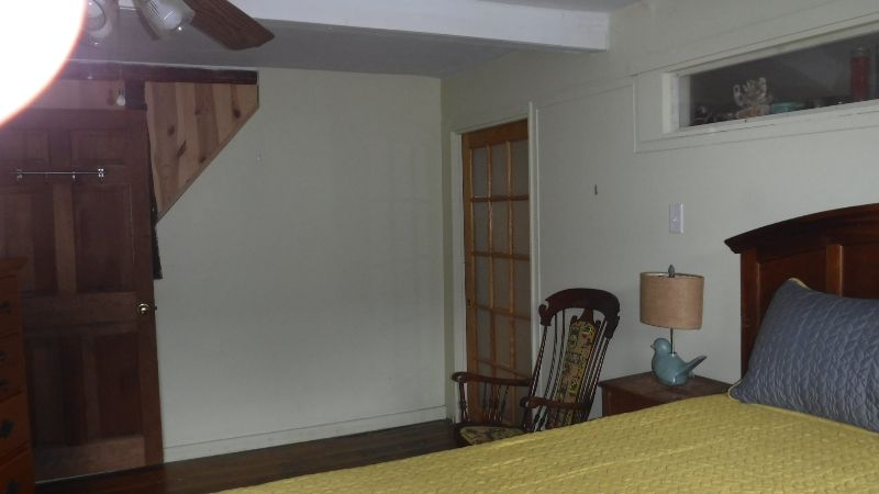 Private room with private bath - Photo 11