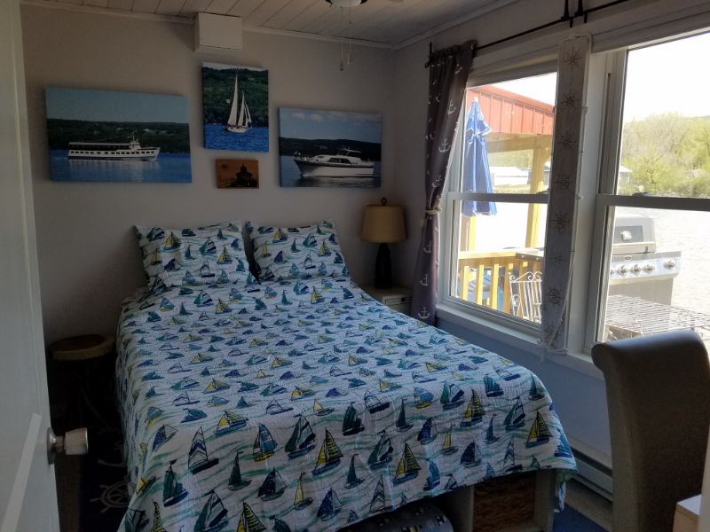 Camp Dogged Wheel Room - Tiny Home - Photo 2