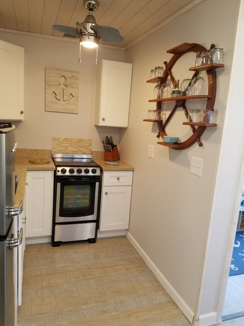 Camp Dogged Wheel Room - Tiny Home - Photo 4