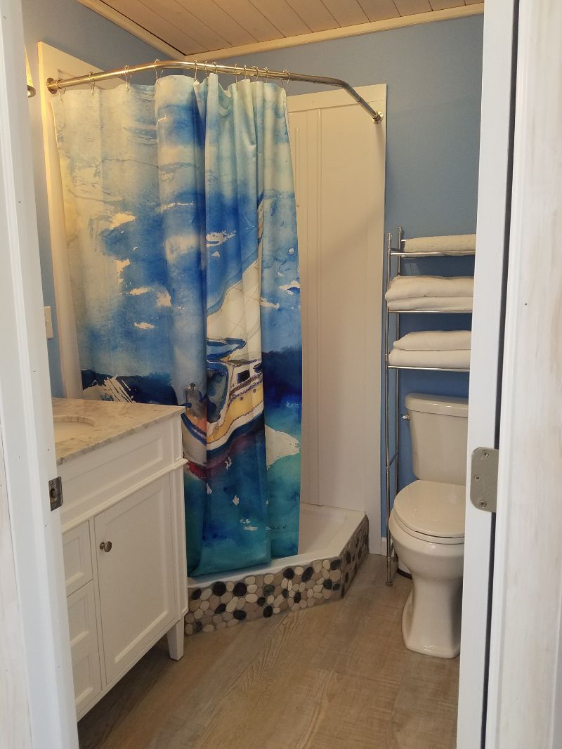 Camp Dogged Wheel Room - Tiny Home - Photo 6