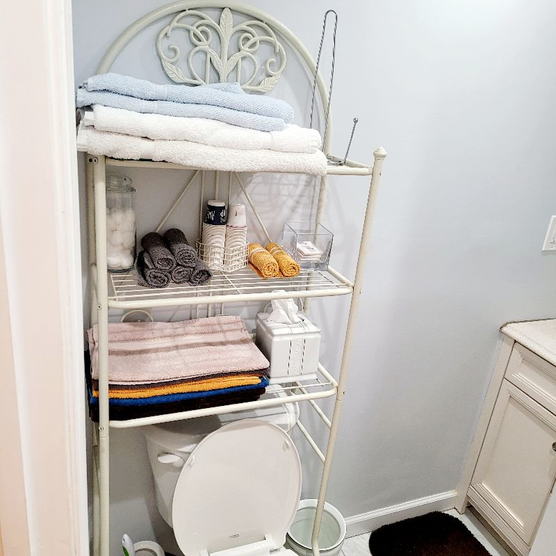 1 Bedroom Private Entrance Fully Furnished Apartment Free Parking Utilities Included Pet Friendly Qu - Photo 5