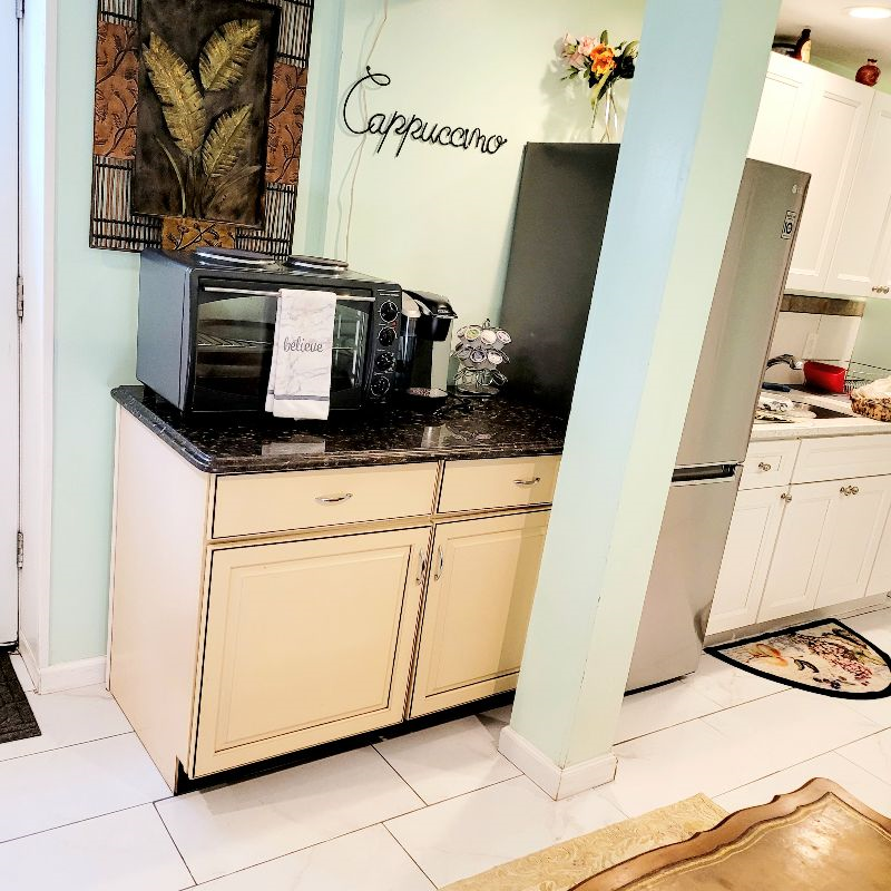 1 Bedroom Private Entrance Fully Furnished Apartment Free Parking Utilities Included Pet Friendly Qu - Photo 6