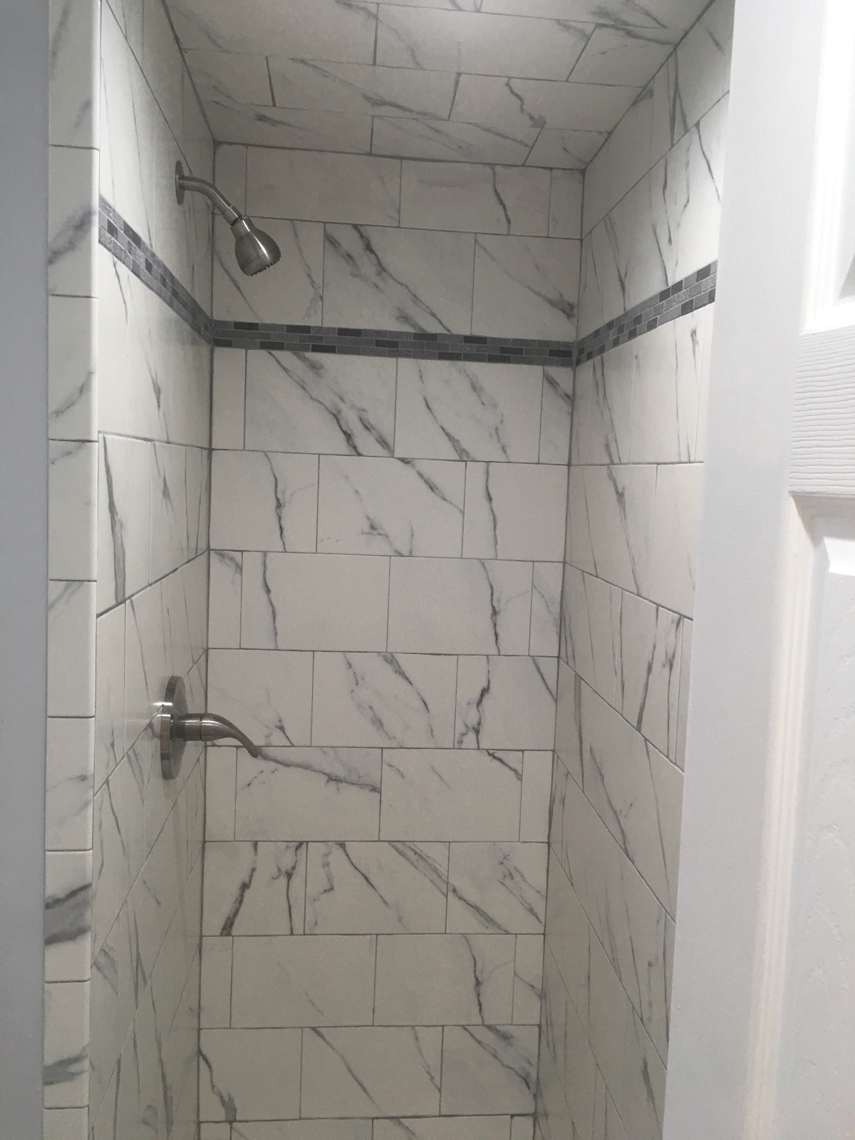 1 Bedroom Private Entrance Fully Furnished Apartment Free Parking Utilities Included Pet Friendly Qu - Photo 2