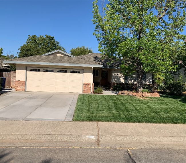 Sacramento single furnished room with private bath in great location
