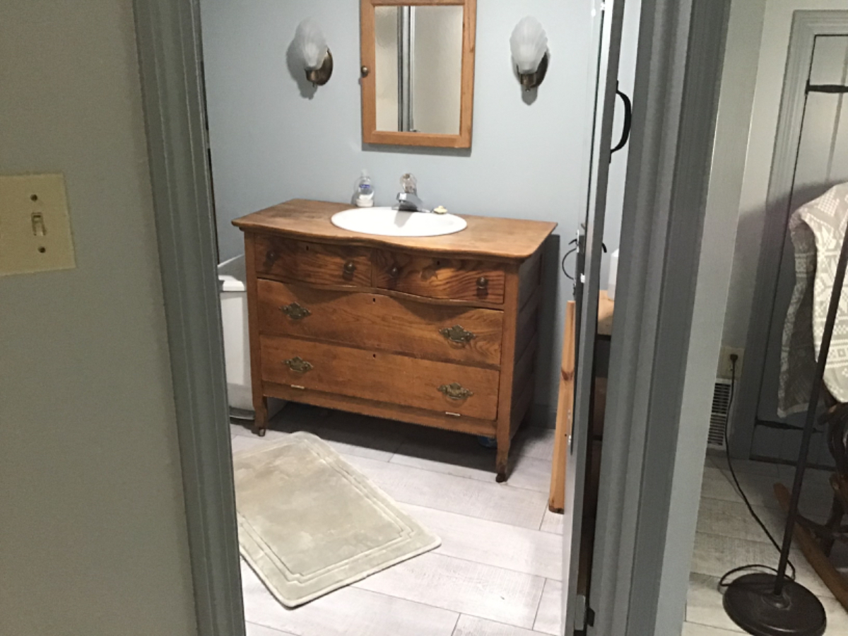 Room in quiet residential area- shared kitchen, laundry. Private bath - Photo 4