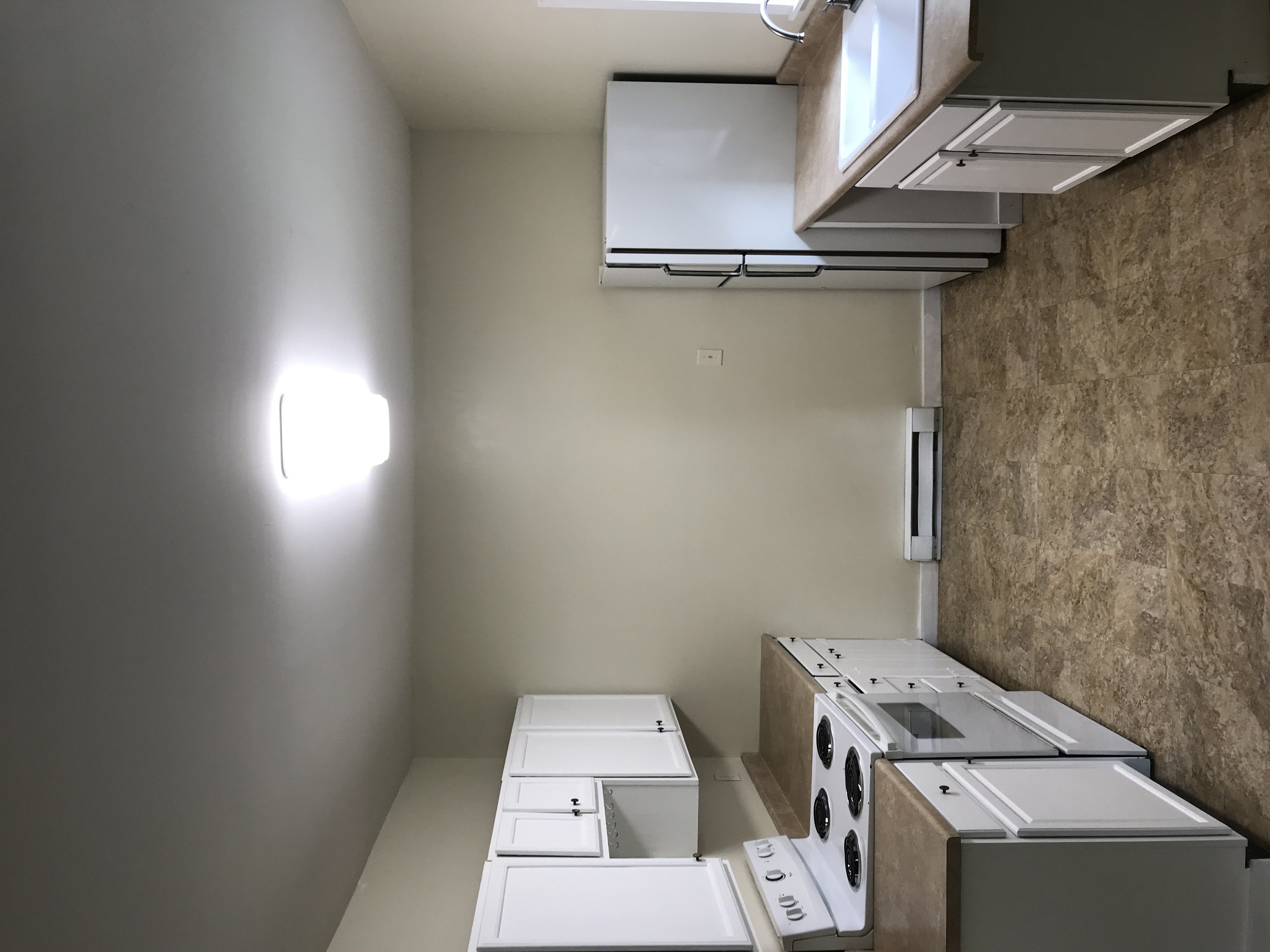 Furnished one bedroom unit 1 - Photo 3