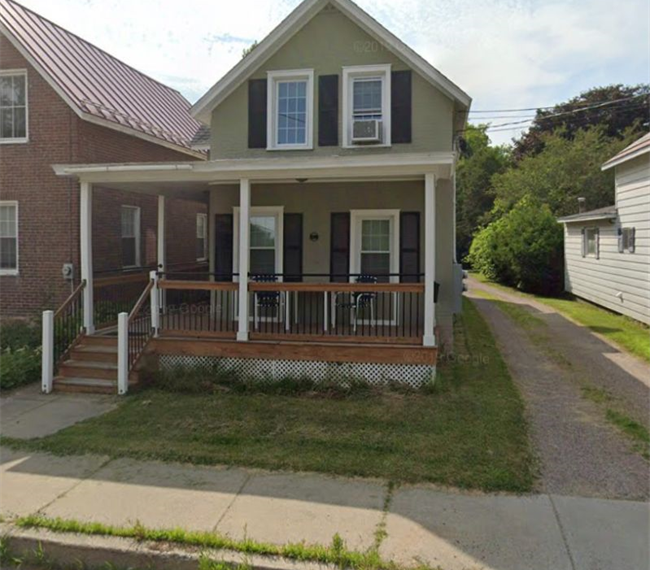 Cozy renovated 1 bedroom in quiet location near hospital - Photo 2