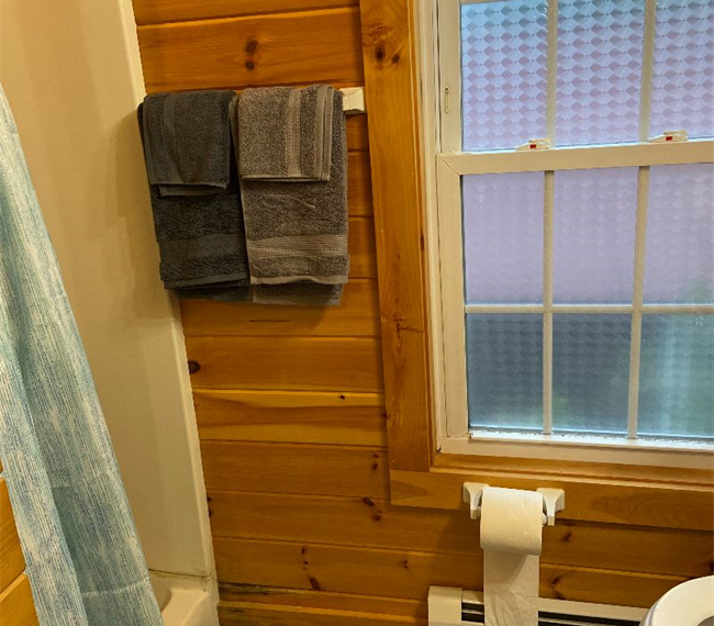 Cozy renovated 1 bedroom in quiet location near hospital - Photo 8