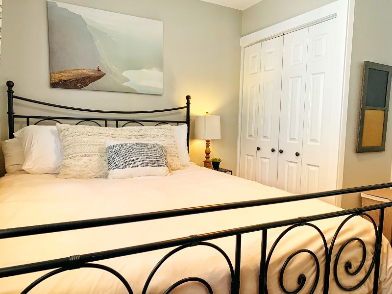 Rainier Suite in Travel nurse house near... - Photo 3