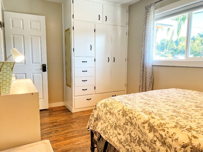 Rainier Suite in Travel nurse house near... - Photo 2