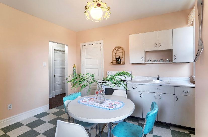 Adorable Retro Apartment on Quiet Dead-End Street