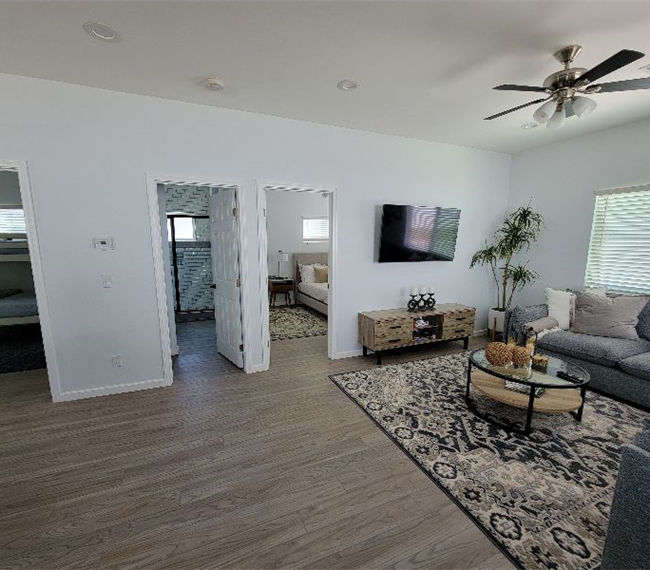 AFFORDABLE ALMOST NEW FULLY FURNISHED GUEST HOME - Photo 2