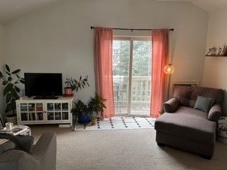 Beautiful Carriage House Apartment 