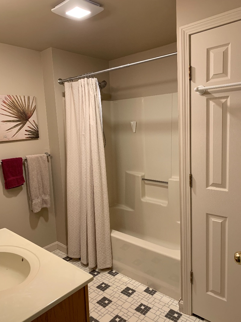 Montpelier Serenity Studio        7 minutes to CVMC - Photo 7