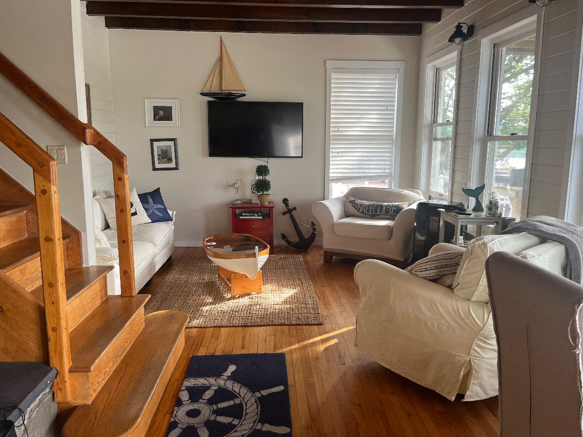 Island View Room - Photo 2