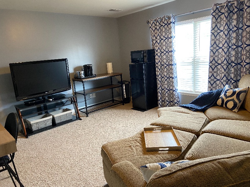 Two Room Suite w/ Private Bath - Photo 2