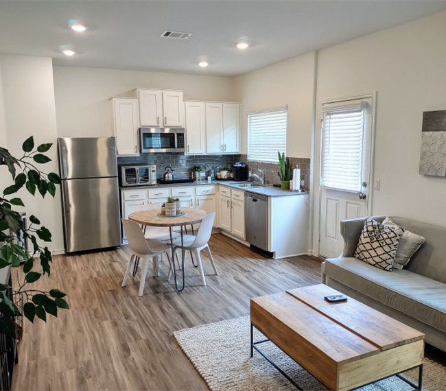 Quiet, Modern, One Bedroom Apartment. 15 Minutes from Downtown Austin - Photo 3