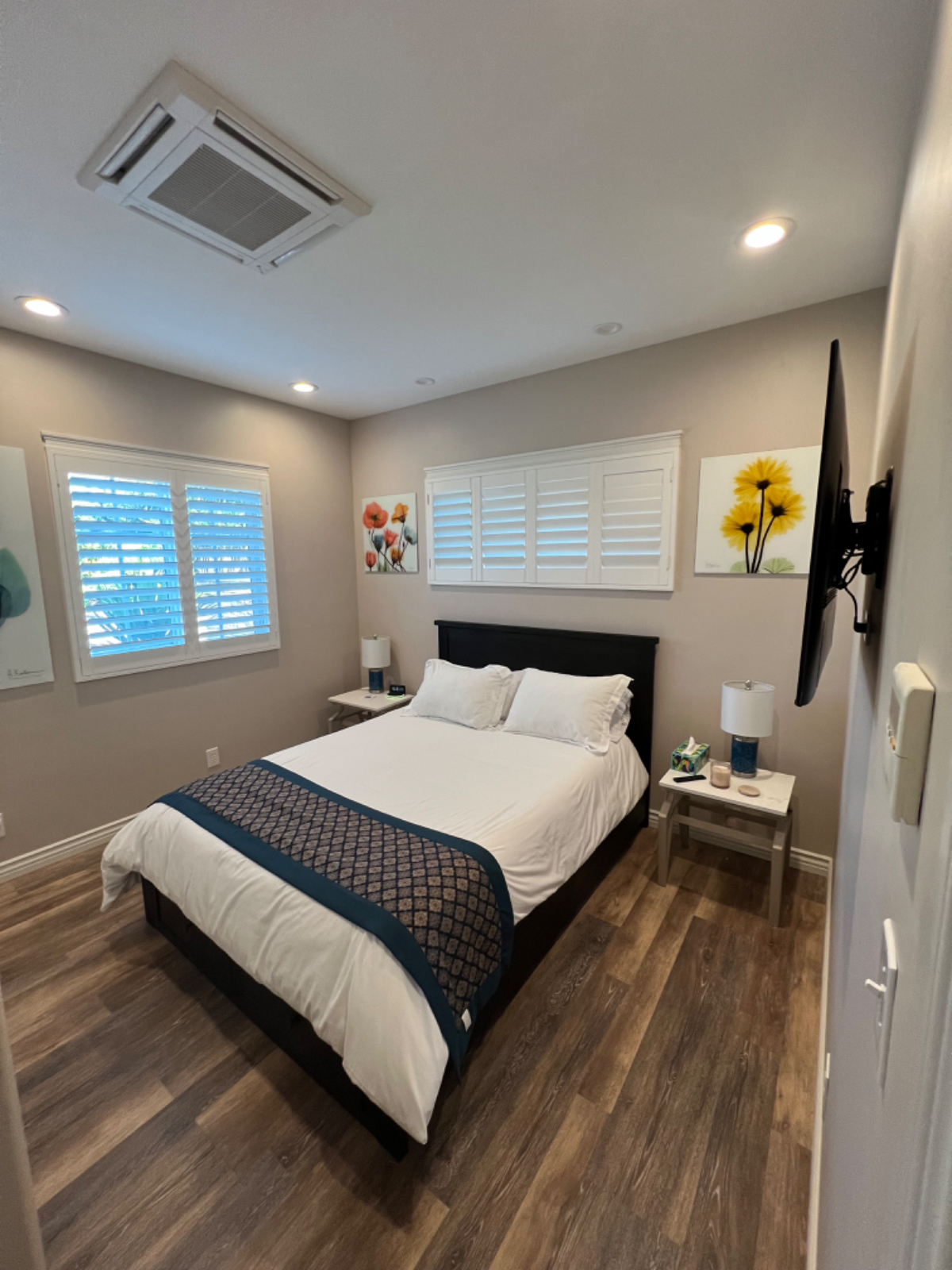 Amazing fully furnished 1-bedroom detached ADU with every amenity imaginable - Photo 5