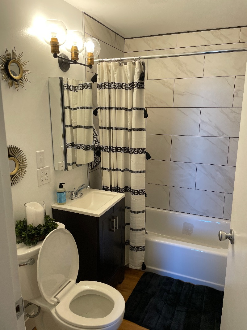 2Bed/1Bath (unit 40) - Photo 2