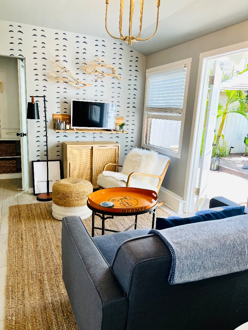 Sunny Beach Cottage with Gated Private Garden in Pacific Beach - Photo 3