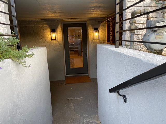 New Luxury 2 BR Apartment, includes secured parking space - Photo 11