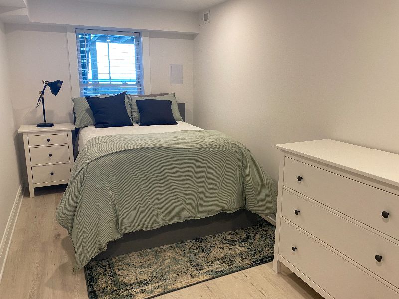 New Luxury 2 BR Apartment, includes secured parking space - Photo 8